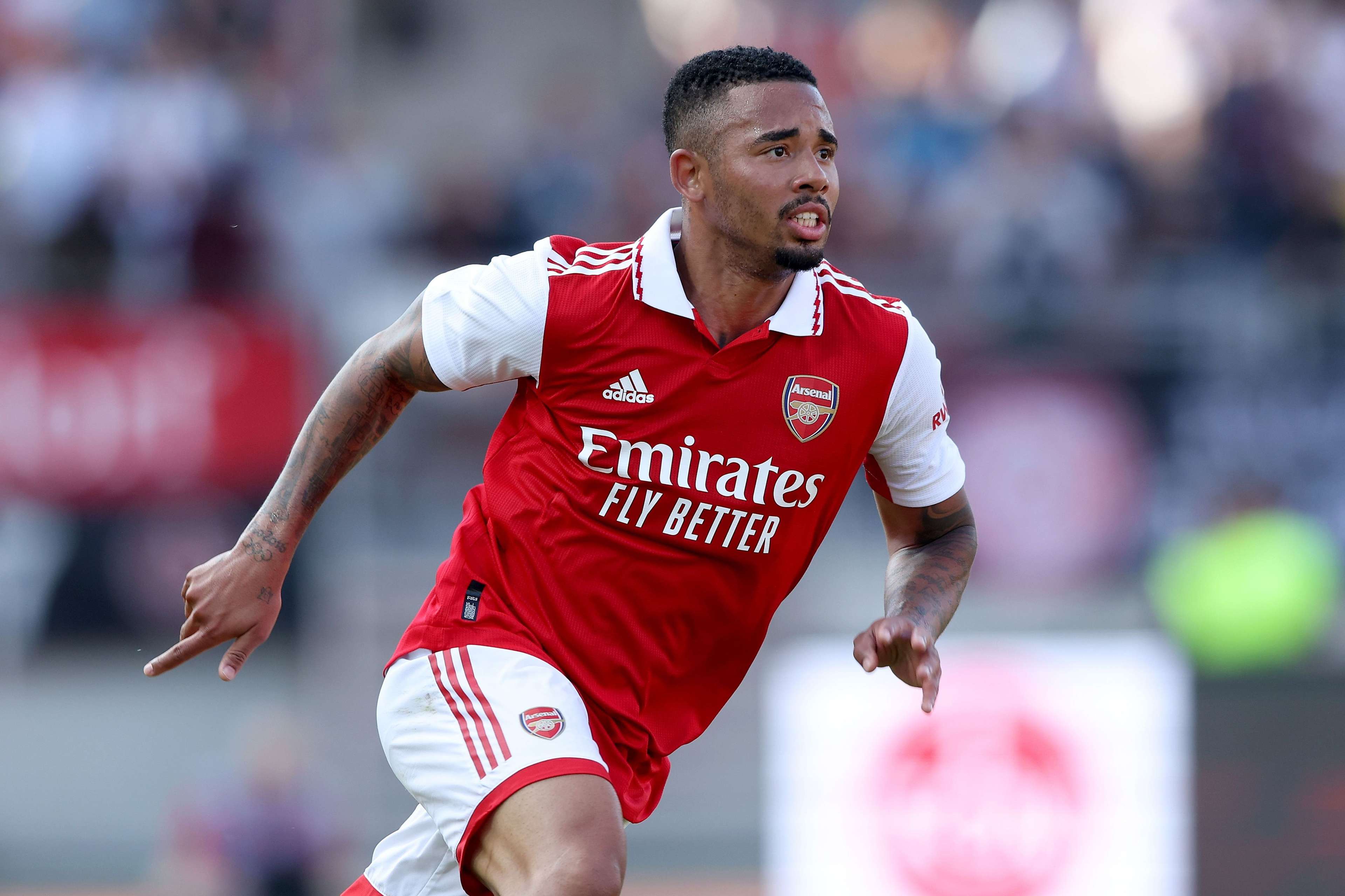 像莱万这样 像莱万这样